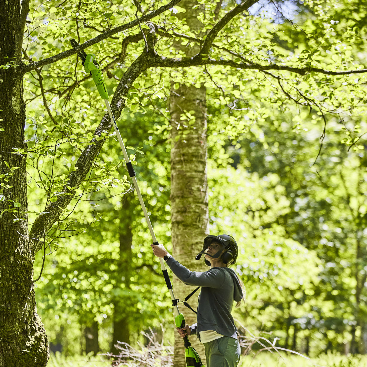 Teleskopická řetězová pila 40V 20cm Gen. II - baterie 2Ah